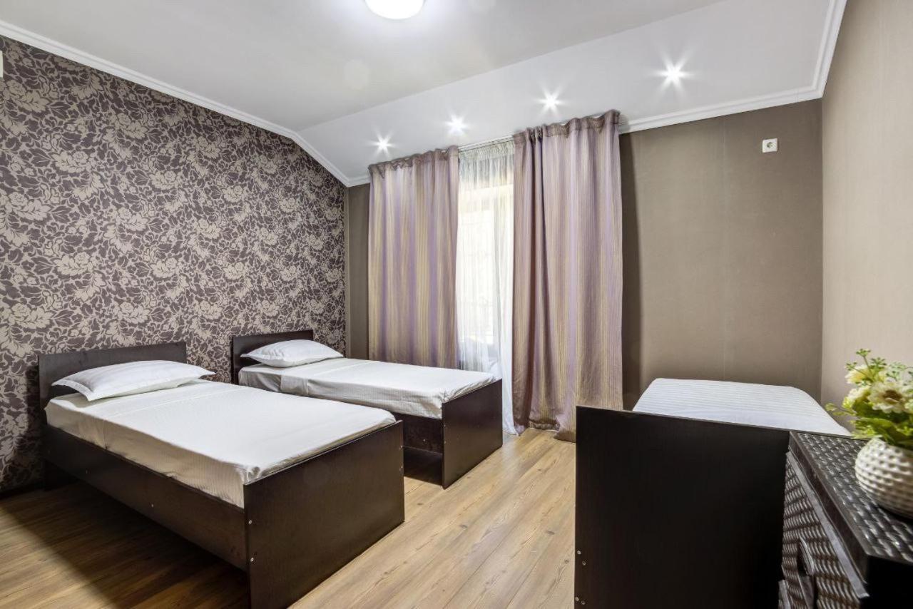 Opera Bed&Breakfast Bisjkek Eksteriør bilde